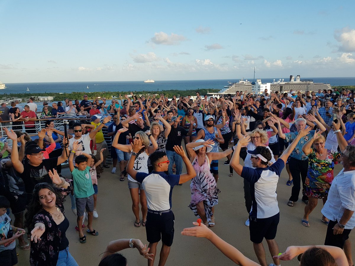 BobbyandJerry's tweet photo. Let's get loud Sail away party!!! https://t.co/KbxlBPefZ7