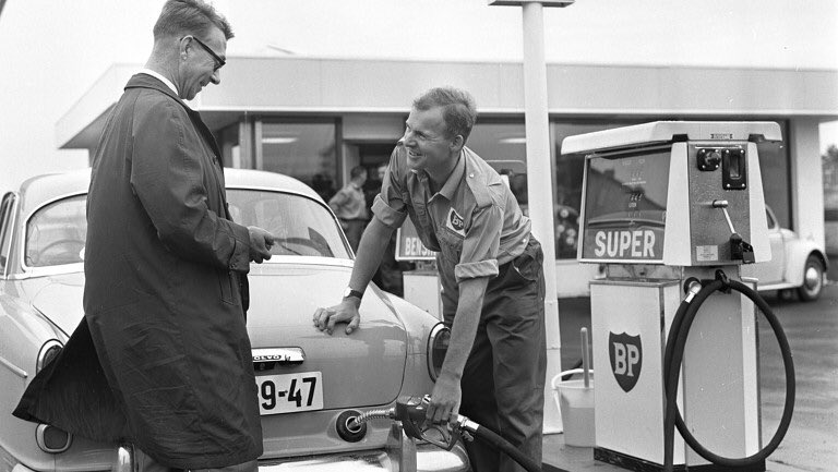 Prjens's tweet photo. @RetroSportNorge Den tid det ble ytet service på Bøler. https://t.co/I14elCt0Ev