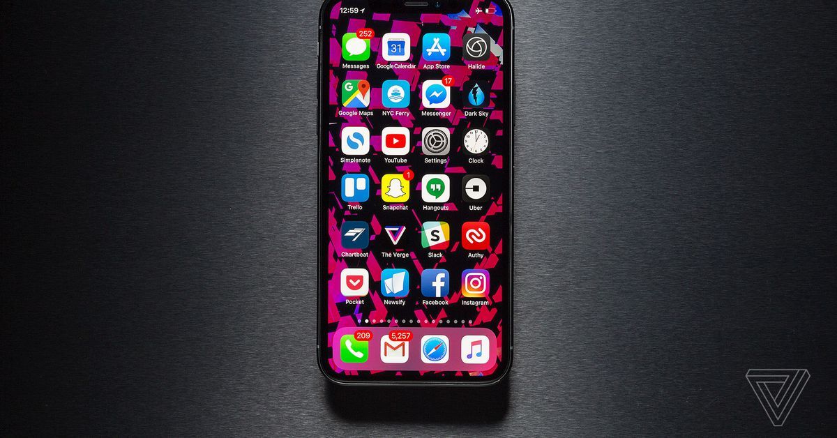 MobisoftInfo's tweet photo. Why Is Everyone Talking About #Apple Plans Software Update To Fix #iPhoneXScreen Responsiveness In Cold Weather? https://t.co/cHZqHXBcz4 @nickstatt https://t.co/aCnNseHW55