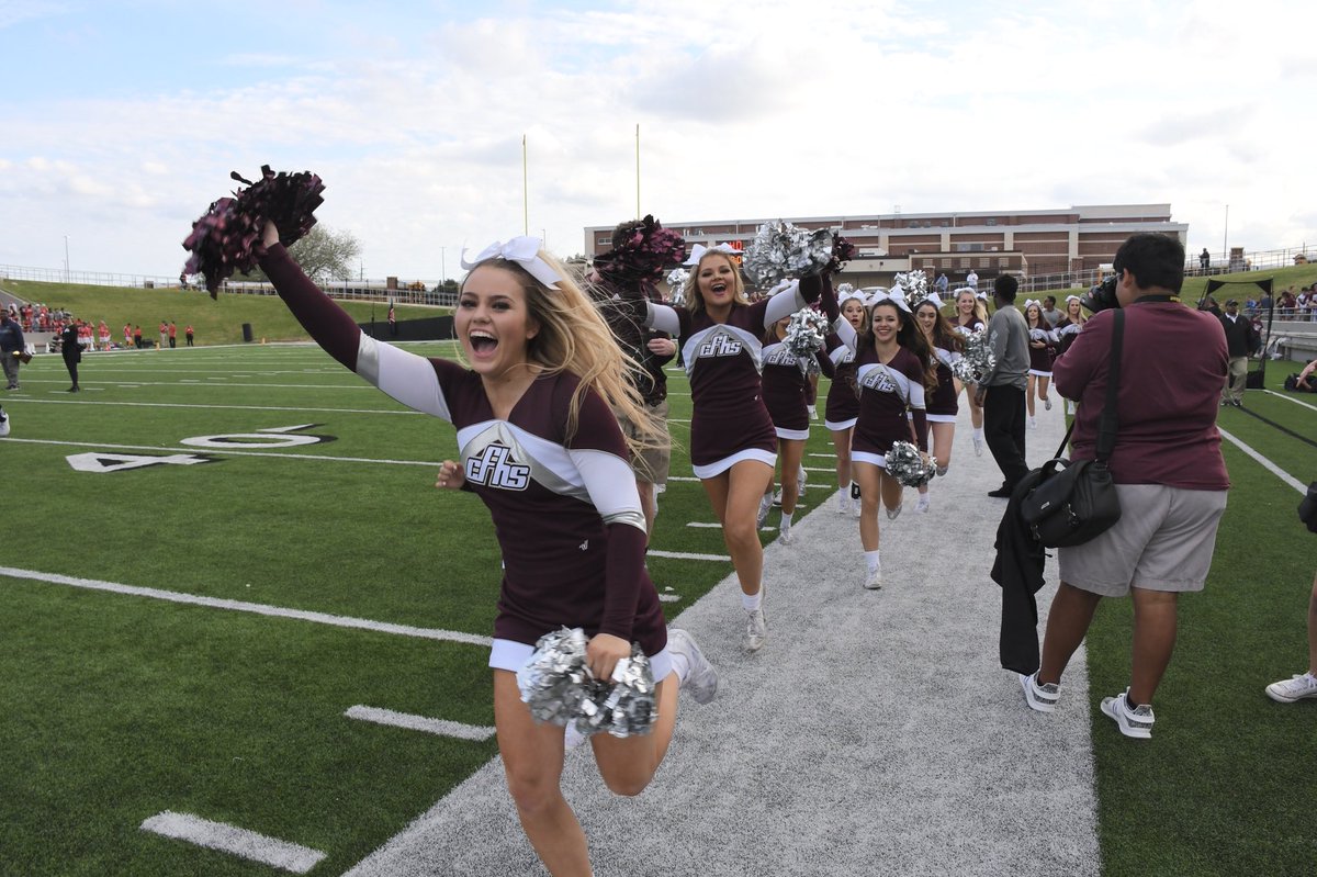 CyFairJoel's tweet photo. The @CyFair_BFND Bobcats reclaim the coveted #176Afootball district championship ๐. #txhsfb https://t.co/UM9kvMnShE