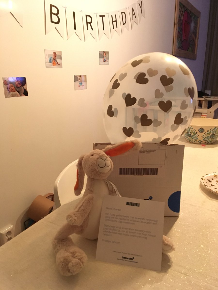 Lieve Wouter, je bent een topper! De ballonnen bleken na opblazen gewoon goud &amp; je verjaardagskonijn is helemaal happy hier! Dank! <a href="/bol_com/">bol</a>