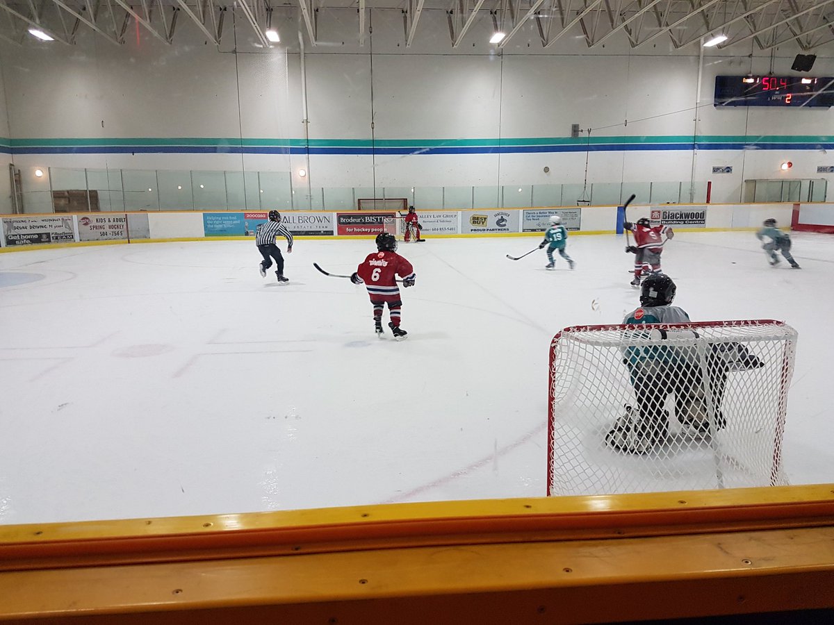 dvandokk's tweet photo. Some @AMHA_Hockey H4 cross ice action for for @Vandokk16 today. @BCHockey_Refs @McCaskillShawn #refdevelopment #workinguptheladder https://t.co/c3ngM43Of7
