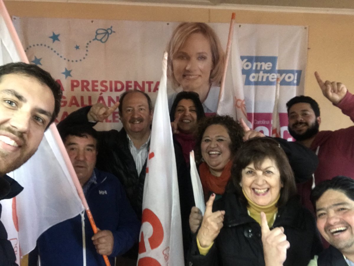 victorigorhess's tweet photo. Ya preparando todo para compartir con amigos y adherentes por @carolinagoic en Tierra del Fuego #goic1 #GoicparaChile #GoicPresidenta https://t.co/koPJj9XLDq