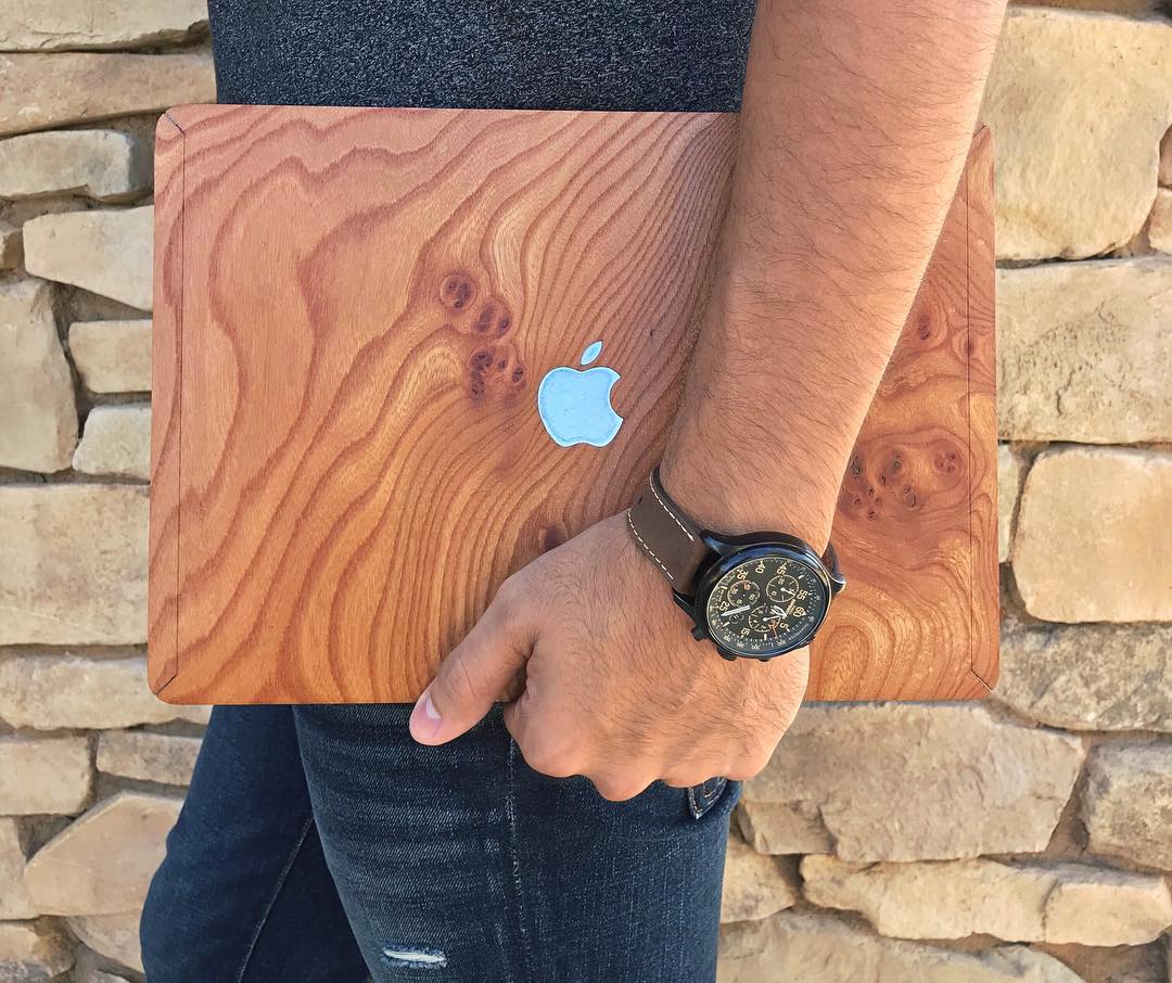 cover_up's tweet photo. Discover the natural beauty of wood. Our #WoodBack skins are designed to perfectly cover your MacBook with real wood. https://t.co/B0xr8TWhQK