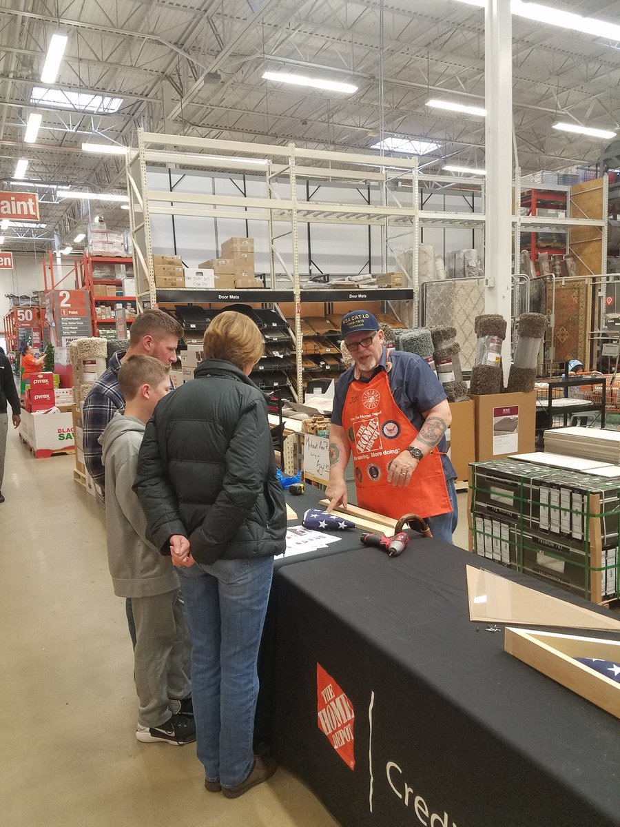 BrittHan1115's tweet photo. Thank you for your service and your willingness to help our customers! #doingmoreforourveterans #trendingorange @bobsaniga @DavidMann2720 @troyer_paige https://t.co/LjtFLO3Ngz