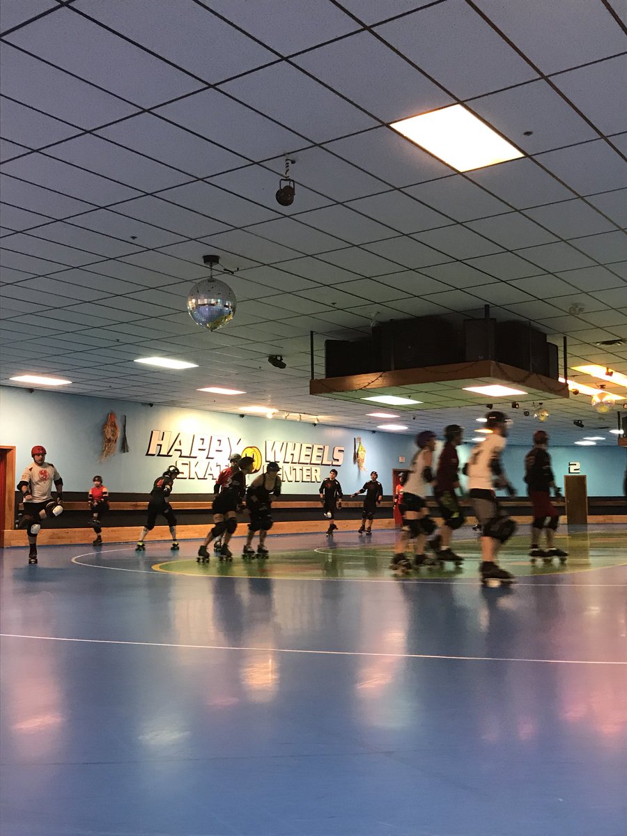AFA_rollerderby's tweet image. So heartwarming to see everyone gathered at the scrimmage for FearUs. #derbylove #cbgd