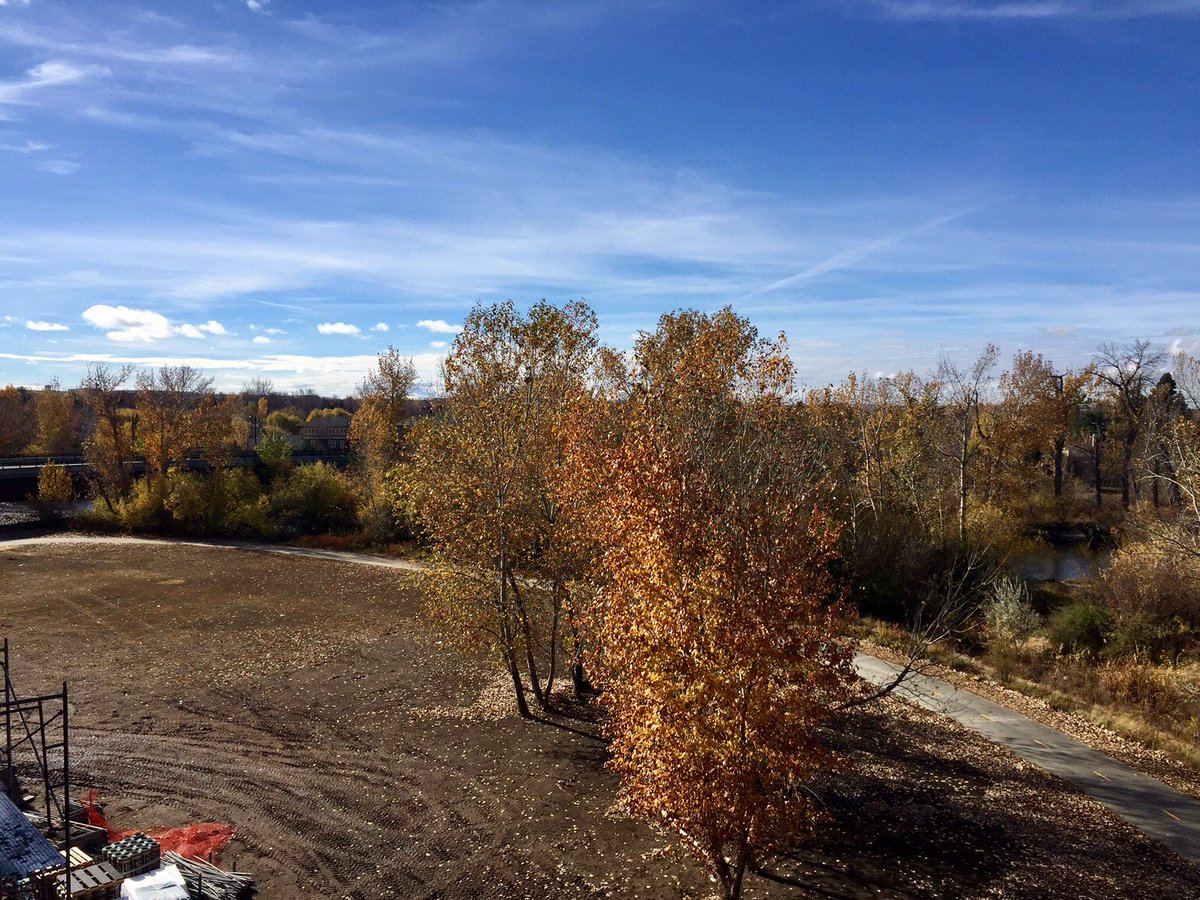 ArboretumBoise's tweet photo. Check out the view from the backside of building #1! Live ON the Boise River!ππ¦π³π¦
πΏοΈπ¦ππ¦ #fallinboise #boisegreenbelt #eastboiseliving #arboretum https://t.co/G56l7DirVg