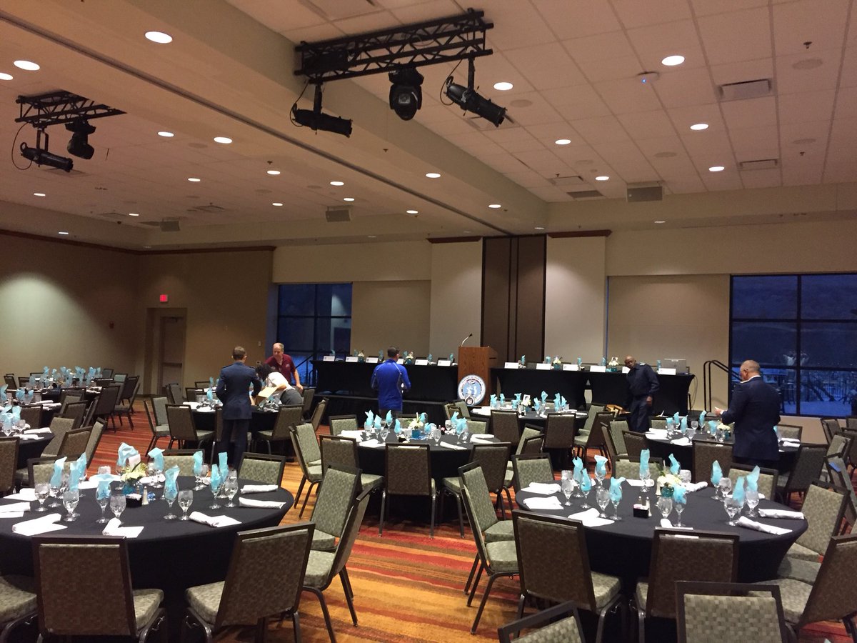 MD042_CC's tweet photo. The @MDWGCAP command team diligently working to finalize set-up for the annual banquet. @MDWG_CC https://t.co/iCFaivPZJf