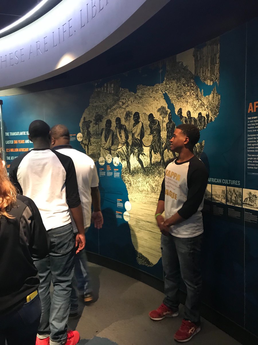 Montgomerykl_'s tweet photo. Memphis Trip : Lorraine Motel #nationalcivilrightsmuseum. #guideright #leadership #education https://t.co/tD8JXv0b52