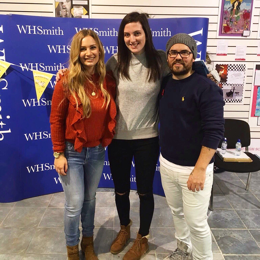 emily_lowe02's tweet photo. @JonathanJoly and @AnnaSaccone thankyou for being amazing❤️I'm so happy to have finally met you ☺️ sorry for being so tall haha! #glasgow #Sacconejolys #greatcatnap #friendliestfriends https://t.co/3LSCoiTpm4