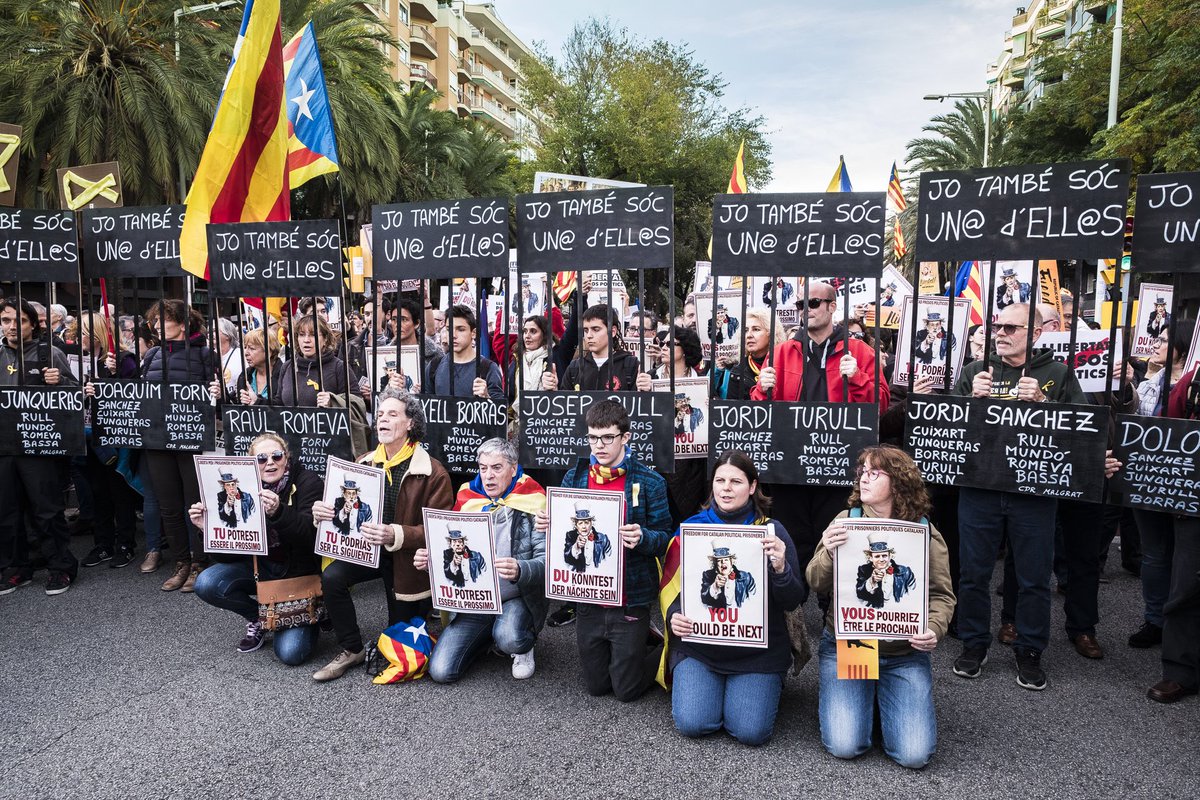 jordiborras's tweet photo. GALERIA 📸 | El carrer Marina, ple de mar a muntanya per l'alliberament dels presos polítics https://t.co/4ASqcrN45K via @MonDiari https://t.co/MDWS1tQZKX