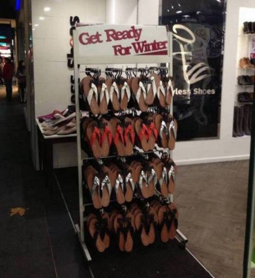 LivesOfGames's tweet image. Ahora que viene el fresco tendremos que usar un calzado adecuado a estas temperaturas 😀😀