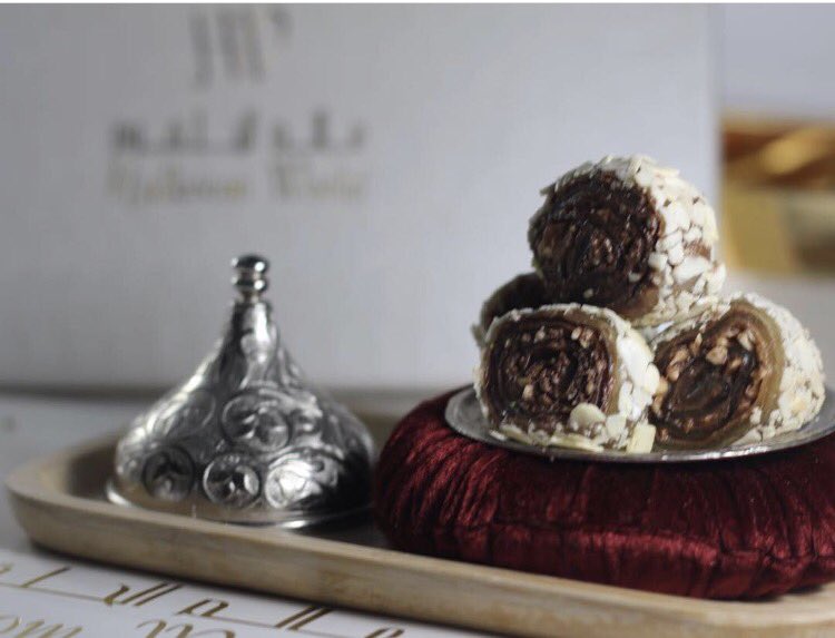 جديدنا.. حلقوم رول نيوتلا بالبندق واللوز 😍😍😍😍