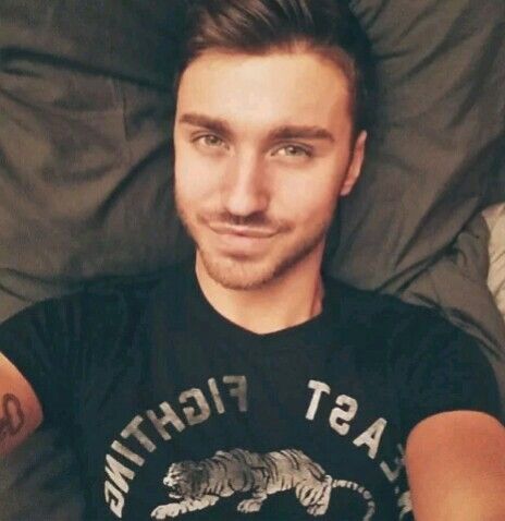 Kit Carpenter (@kit_kat_kris) on Twitter photo 