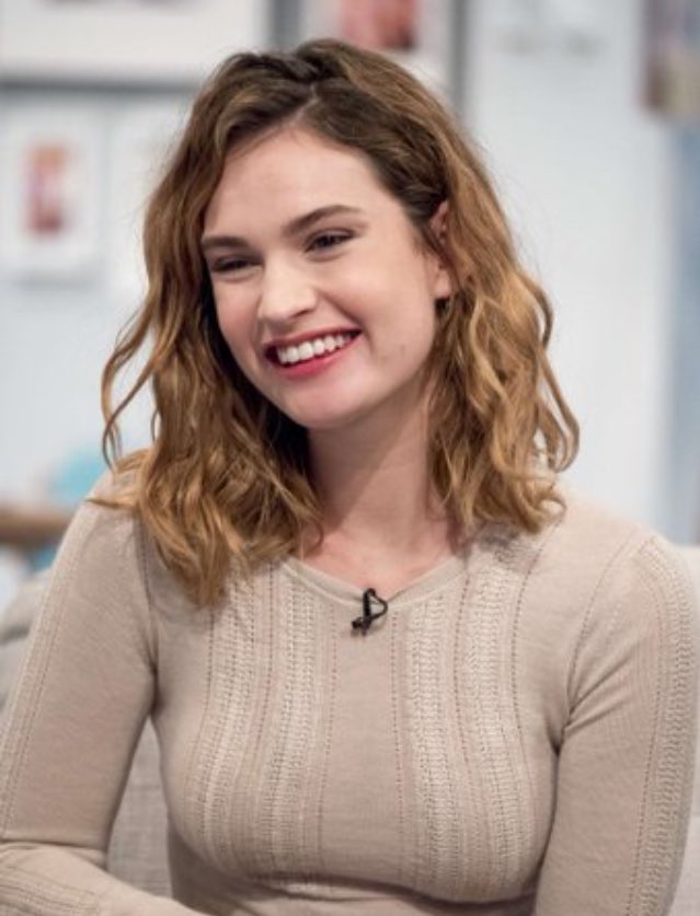 rpglake's tweet photo. Lily james 
Deborah james 
Voyageuse
18 ans 
Hétérosexuel 
État unis 
@mayarpg_ https://t.co/5Fd5j13xEi