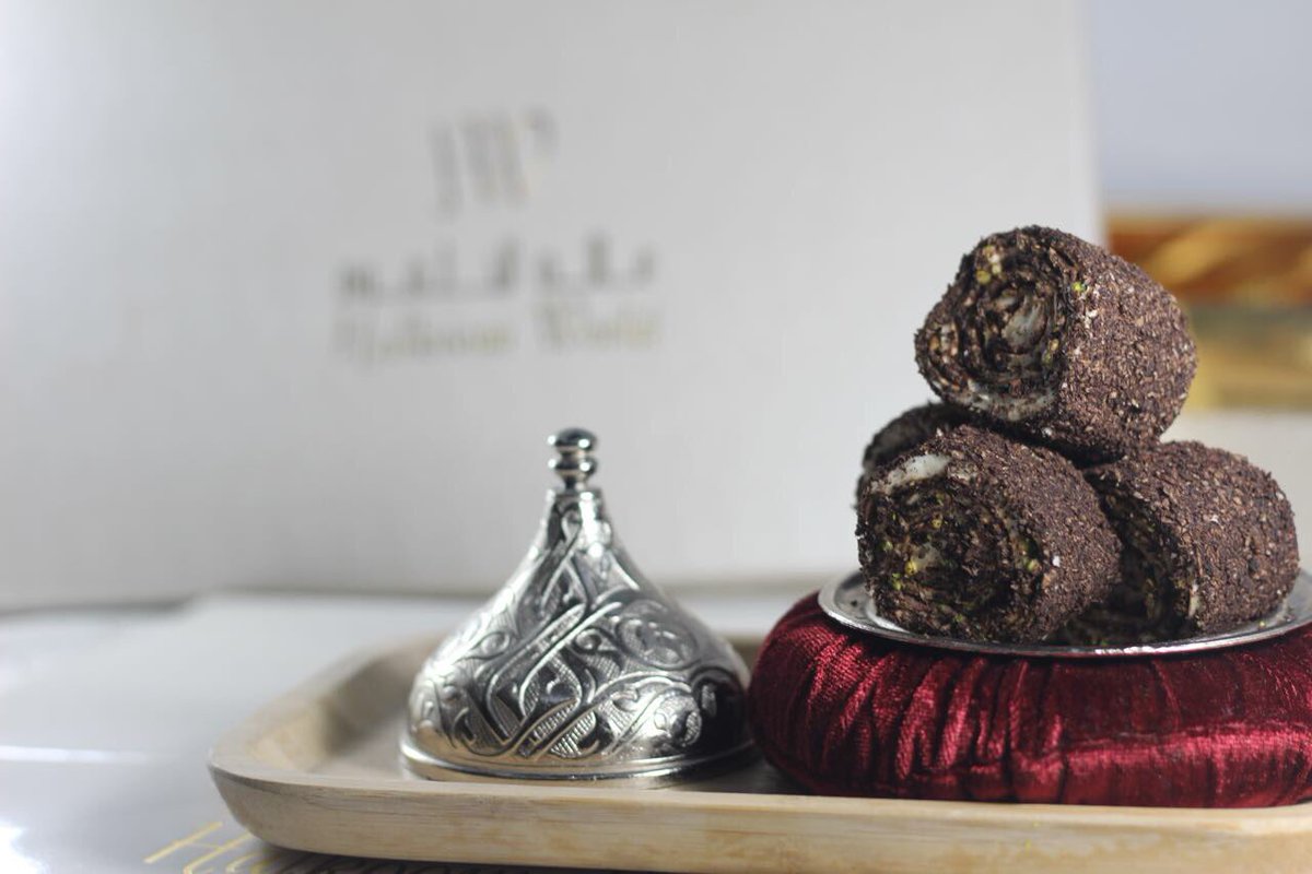 جديدنا .. حلقوم رول بالقهوة والفستق 🌹🌹🌹