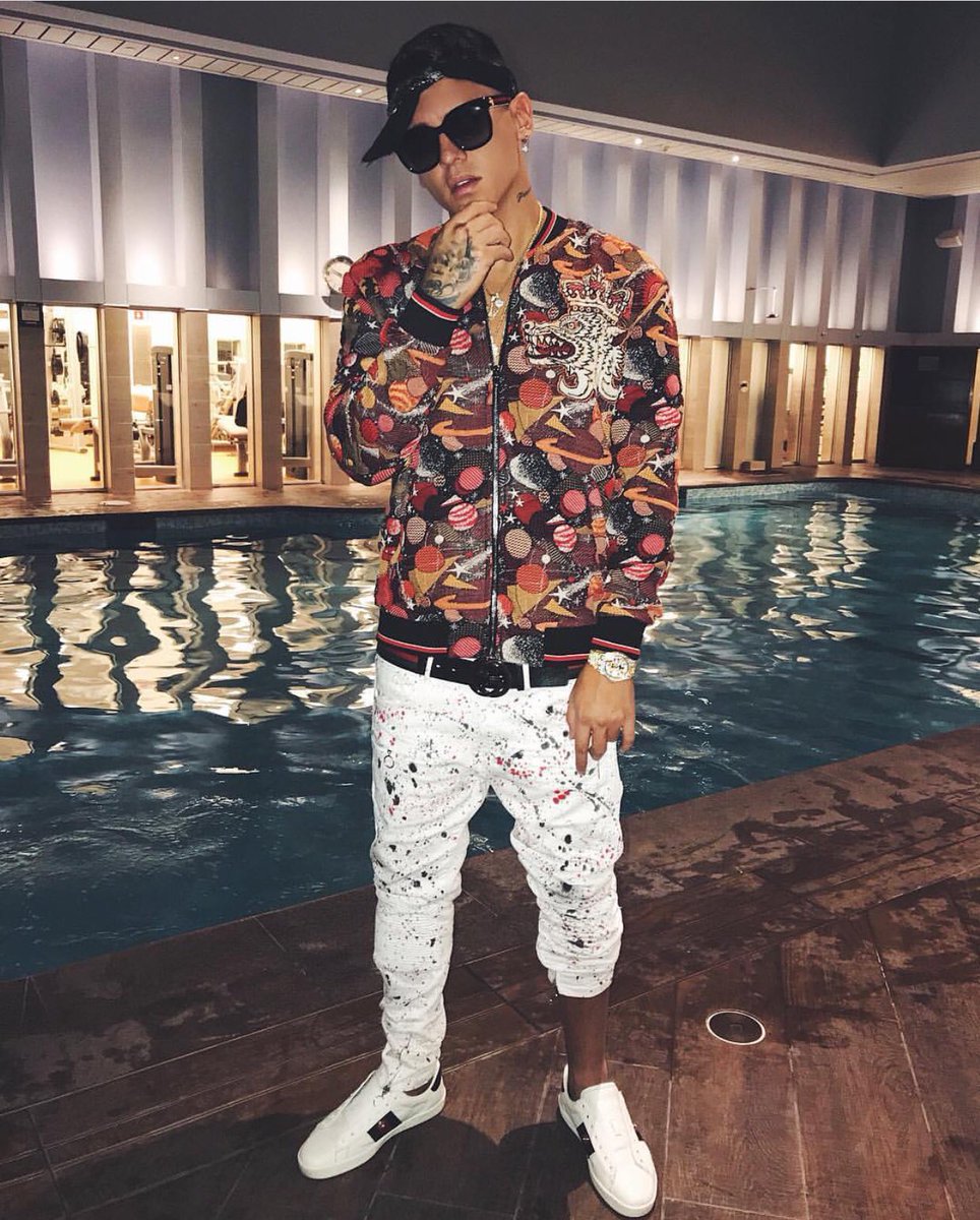 KEVINROLDAN's tweet photo. Listo para hacer lo que amo 🎤🎤🥇🦇💦💦❤️esta noche concierto en Polanco 🙏🏻 https://t.co/cnVus8q7YV