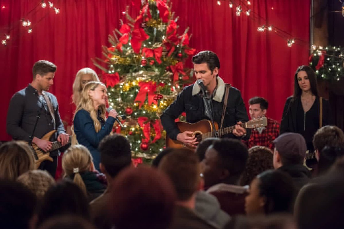 Thank you for watching and tweeting with us! Hope you enjoyed   #ASongForChristmas @becbecbobec @hallmarkmovie @kevin_mcGarry