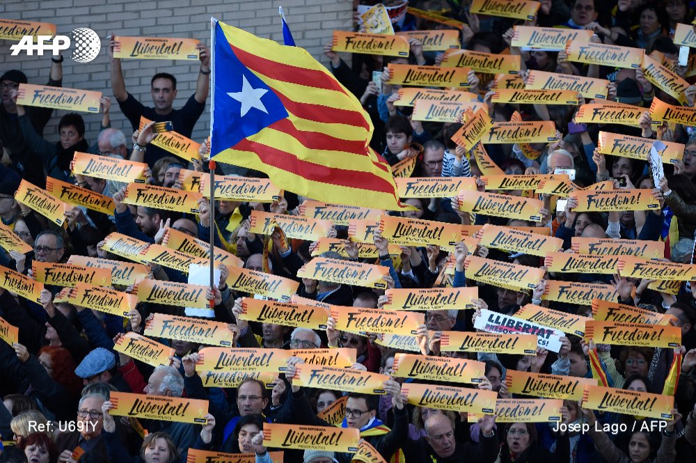 Kataloniji u čast - mogući referendoom - Page 16 DOZ2ZU7UIAAWAJg