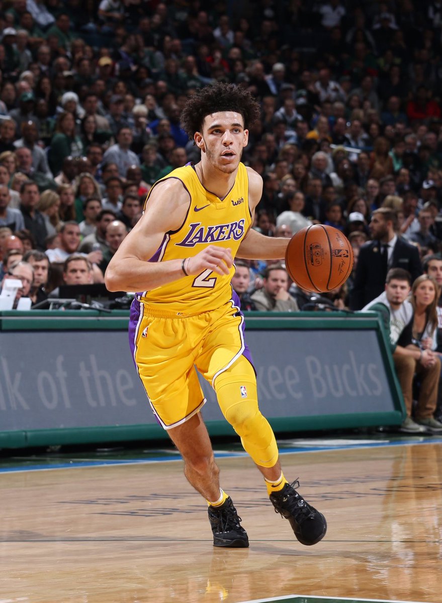 timelesssports_'s tweet photo. (2005, 2017) Lonzo Ball passes LeBron James by 5 days as the youngest player in NBA history to record a triple double! https://t.co/y8k16VxEr6