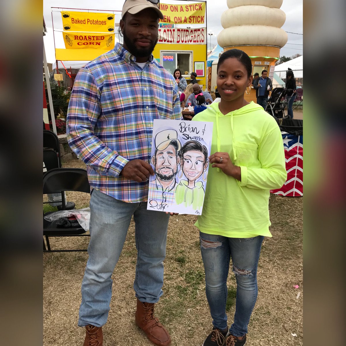 LaraeMyles's tweet photo. #TheMyles #StateFairFun #LiveLaughLoveAndEspeciallyEAT 😜 https://t.co/zdvARO0s96