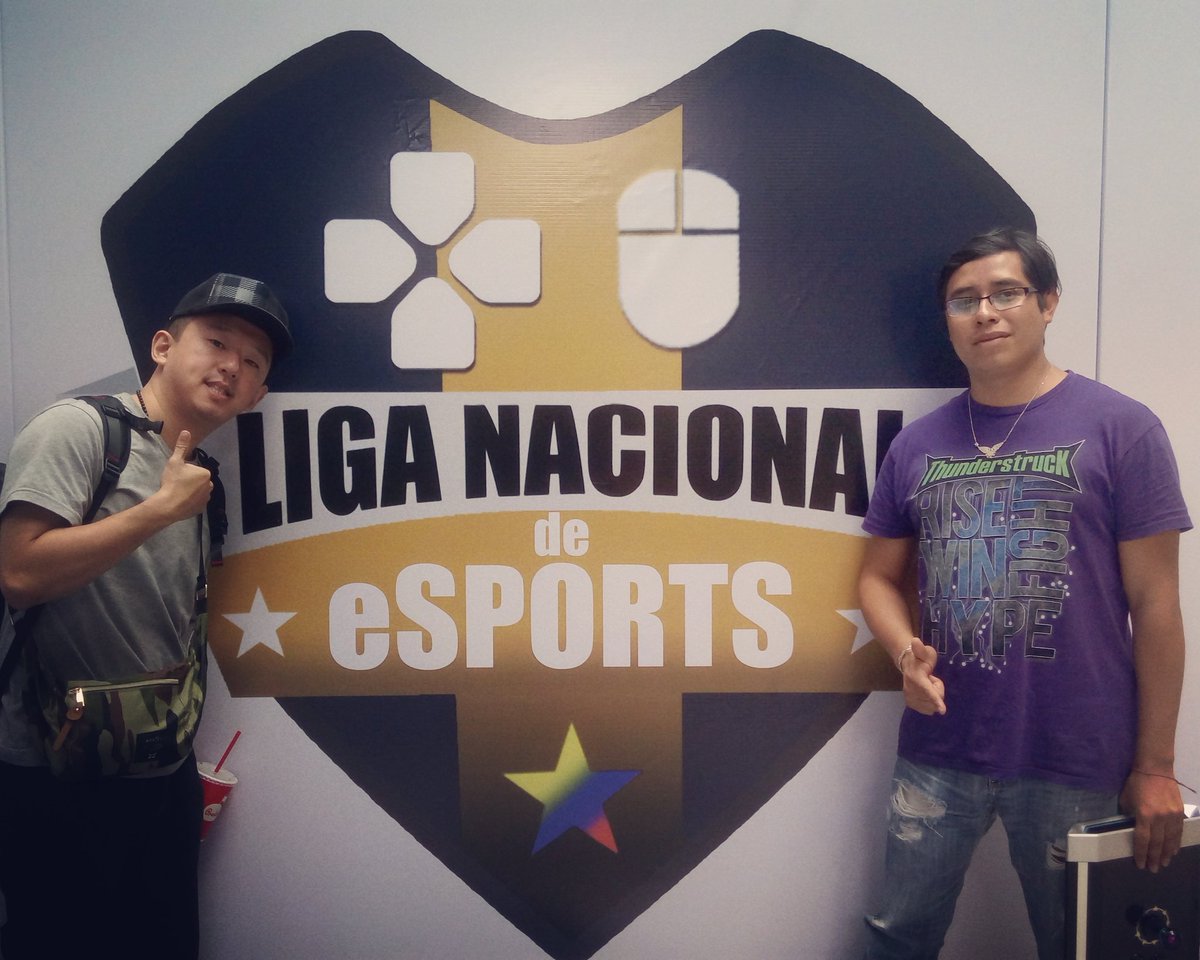ObiVladKenobi's tweet photo. Un nuevo proyecto que nace con amiegos internacionales #KOTournament #ETEnColombia #KulaEnColombia #TheKingOfFightersXIV @SNKPofficial @EVO @PlayStation_LA #Colombia #LigaNacionalDeEsports #EsportsLeague https://t.co/yCgPOkODks