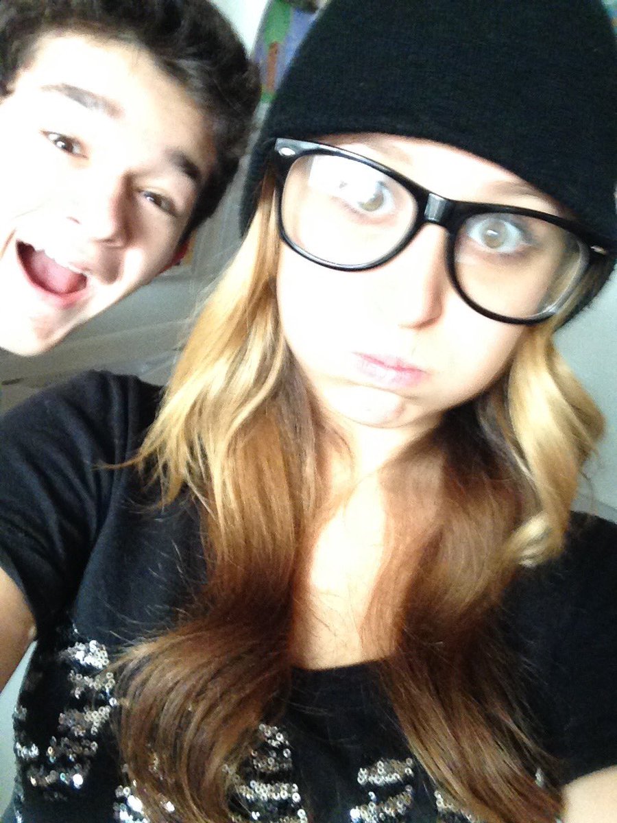elli_music's tweet photo. My lil bro is officially an adult 😭 happy birthday, @StephenNotBueno 👏🏼👏🏼 https://t.co/va7v11DyGU