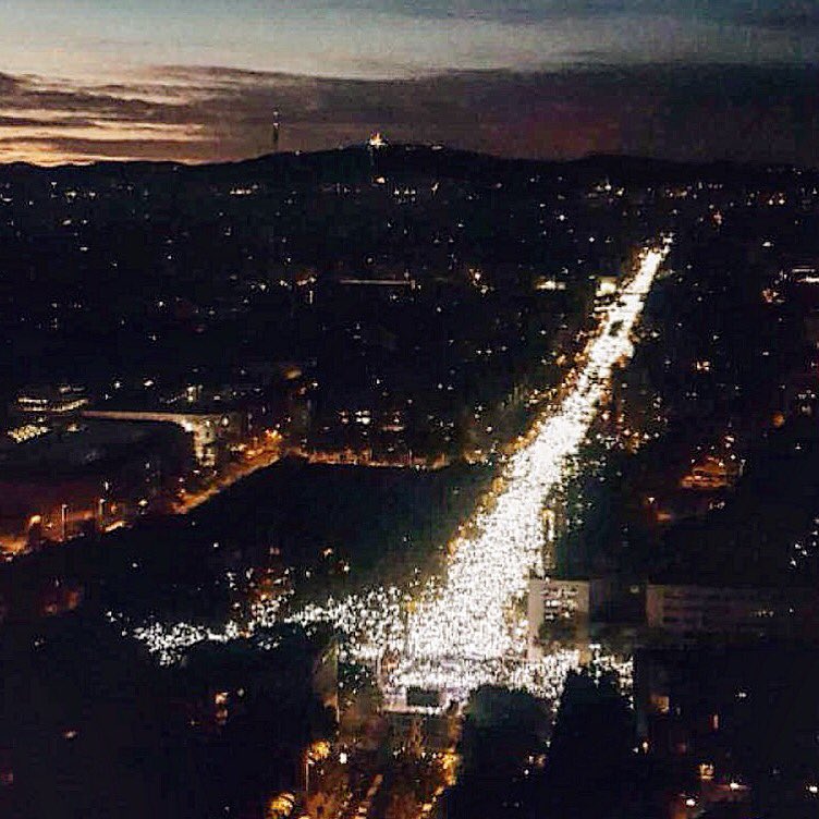 ElectricaDharma's tweet photo. I avui la llum dels teus ulls, fa que tot valgui la pena 🎗 #Freedom11N #Llibertatpresospolitics #HelpCatalonia https://t.co/WW4Lu7RNi9