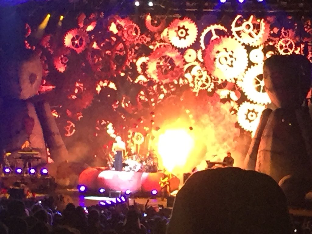 dirtroadtb's tweet photo. @Pink I got to enjoy your concert this year through my wife’s eyes. Now with a little help from @Spotify I’ll be ready for your #Beautifultrama tour when you come to #Chicago in #2018 #newfan https://t.co/tY5KjjFCgI