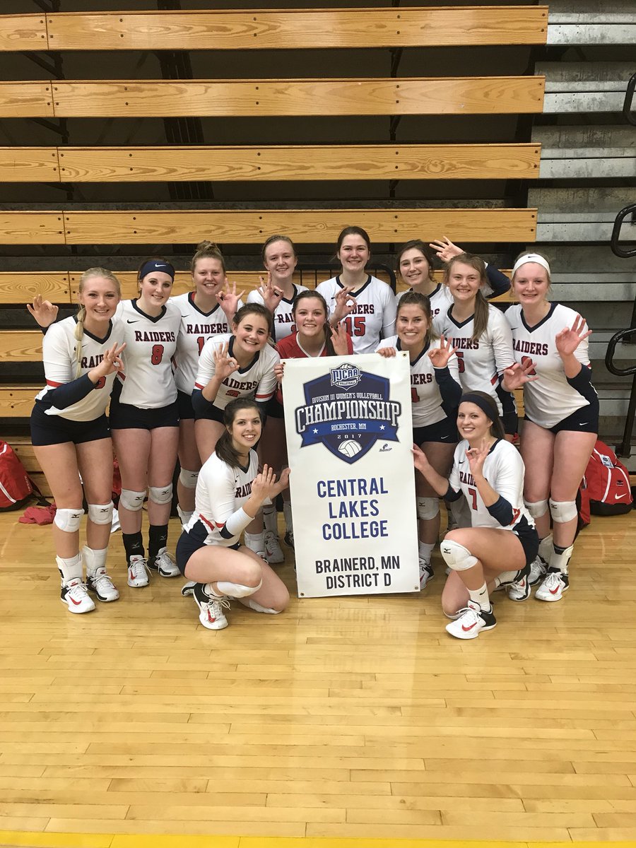 CLCVolleyball's tweet photo. So proud of this team for who they are and how much they improved! #NJCAAD3 https://t.co/7XtKgfJeuA
