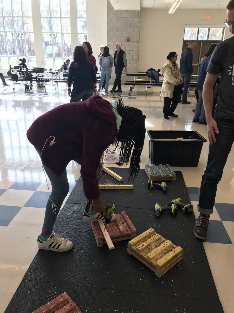 Great day at the STEM event at Hallie Wells Middle <a href="/EIC_SCI_SS/">MCPS SCIENCE & SS</a> @EICESOL