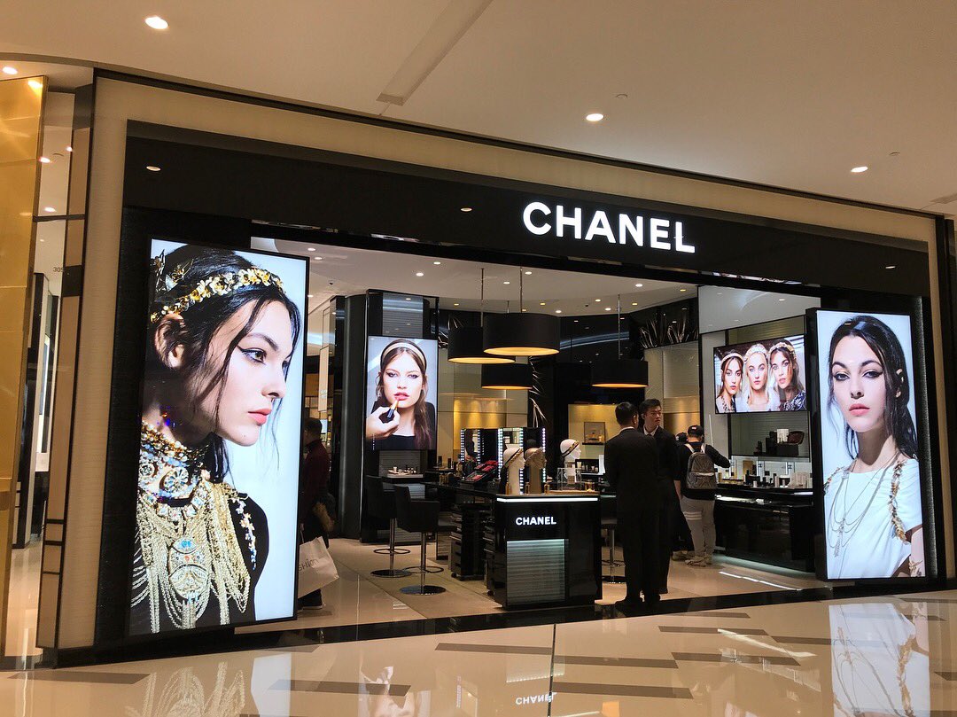 AmericanAsFuck_'s tweet photo. Hello Chanel by god https://t.co/HaPYd6dmZL