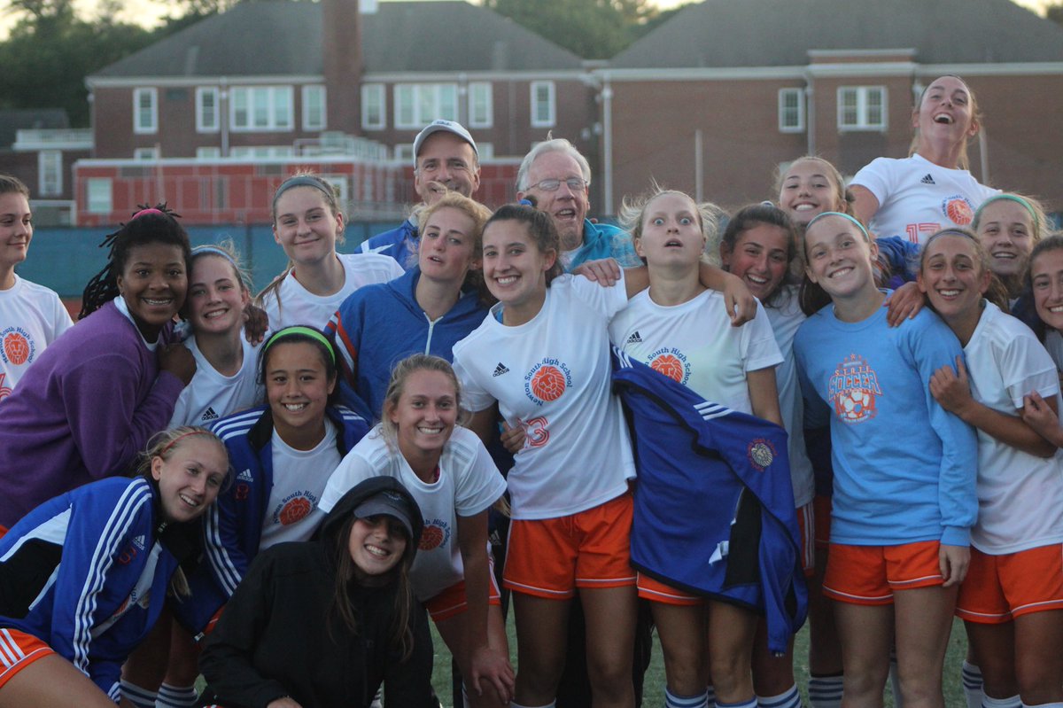 Thanks to all seven seniors: Jordan Briney, Lily Riseberg, Maddy Yorke, Chloe Frantzis, Amanda Smith, Samantha Smith &amp; Ida Malvik for all of your hard work and dedication and we want to congratulate you all on your great careers as a Lion!!