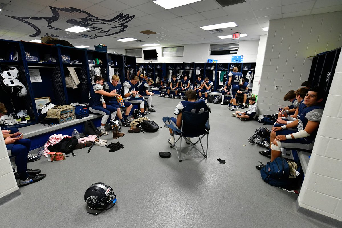 Joe Lorenzini On Twitter Ever Wonder What Happens In The Locker Room During Halftime Well If You Re Flower Mound And You Re Winning This Is What It Looks Like After Coach Has Finished