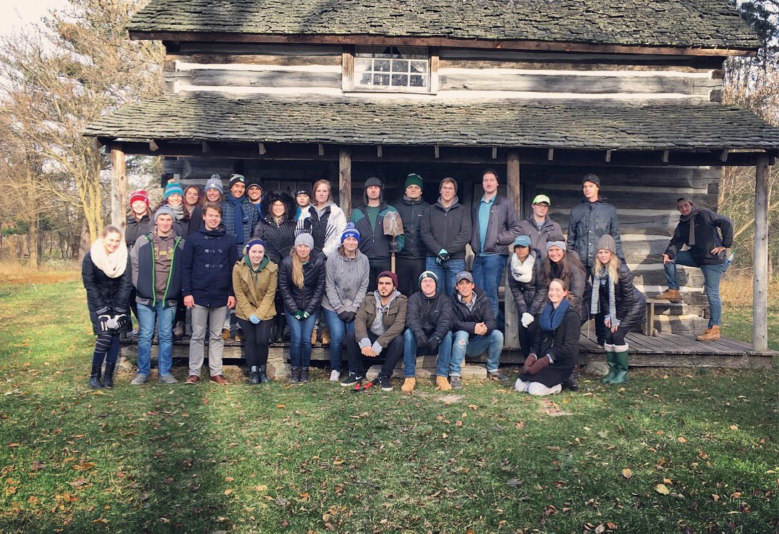 TriangleMSU's tweet photo. Had a great time giving back to the community this morning with @MSUPhiSigmaRho https://t.co/FdOZKblCZL