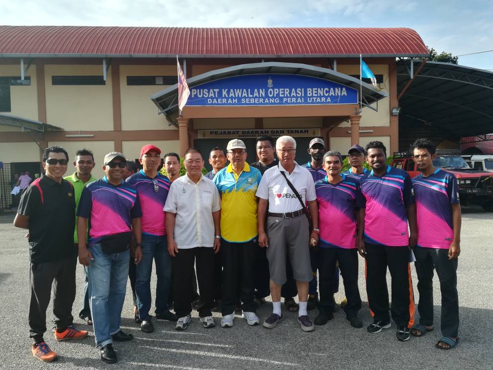 JKRPulauPinang's tweet photo. 11.11.2017 : Aktiviti warga @JKRPulauPinang yg menyertai Program Hari Sukarelawan #PenangBangkit di seluruh P. Pinang.
@saranidollah @RoslanMdTaha @irahmadredza @MOWorks @JKRMalaysia @RakanKKR @InfraRakyat @JKR_BaratDaya @JKRSPU @sptengah @JKR_SPSelatan 

https://t.co/rwHzF7CDdY https://t.co/DvweqKJN1f