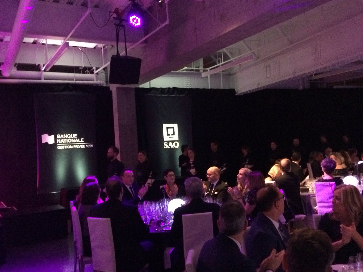 Merci aux sommeliers bénévoles qui appuient la Fondation HMR durant #MtlPassionVin17! Votre don de temps représente plus de 30 000 heures!