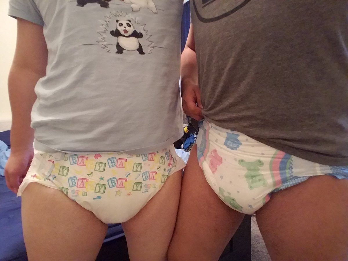 1 ответ. me and my boyfriend diapered up for the day... those who wear diap...