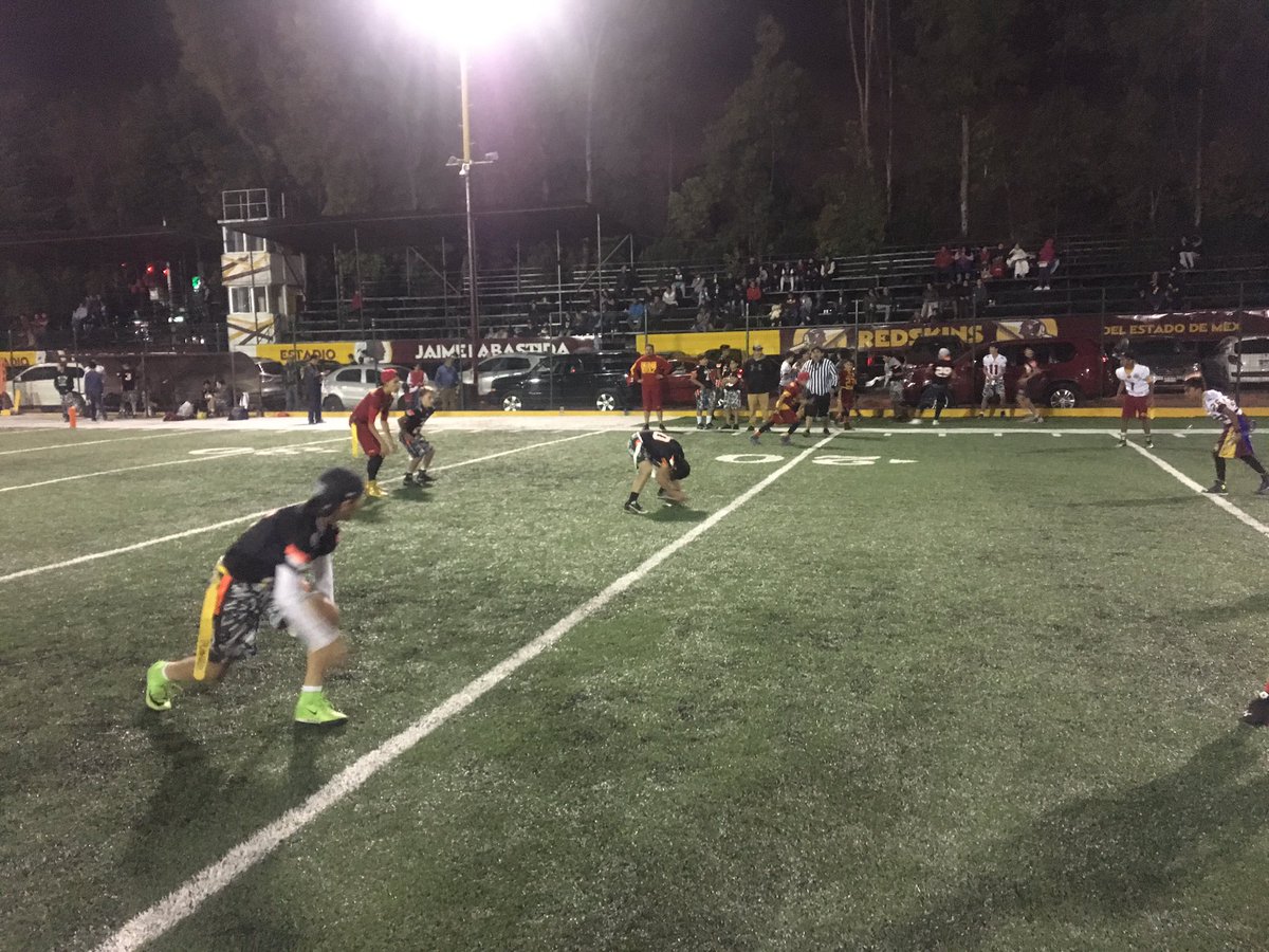 💻📲 EN VIVO por m.facebook.com/tercercuarto/

¡GRAN CIERRE DEL FRIENDSHIP INVITATIONAL desde el campo de Redskins! 

Equipos participantes:

• <a href="/DragonesRojosCI/">Dragones Rojos CI</a> 
• <a href="/CD_Comanches/">Comanches</a> 
• <a href="/perrosnegros_Mx/">Perros Negros</a> 
• Redskins 

🇲🇽🏈🏆