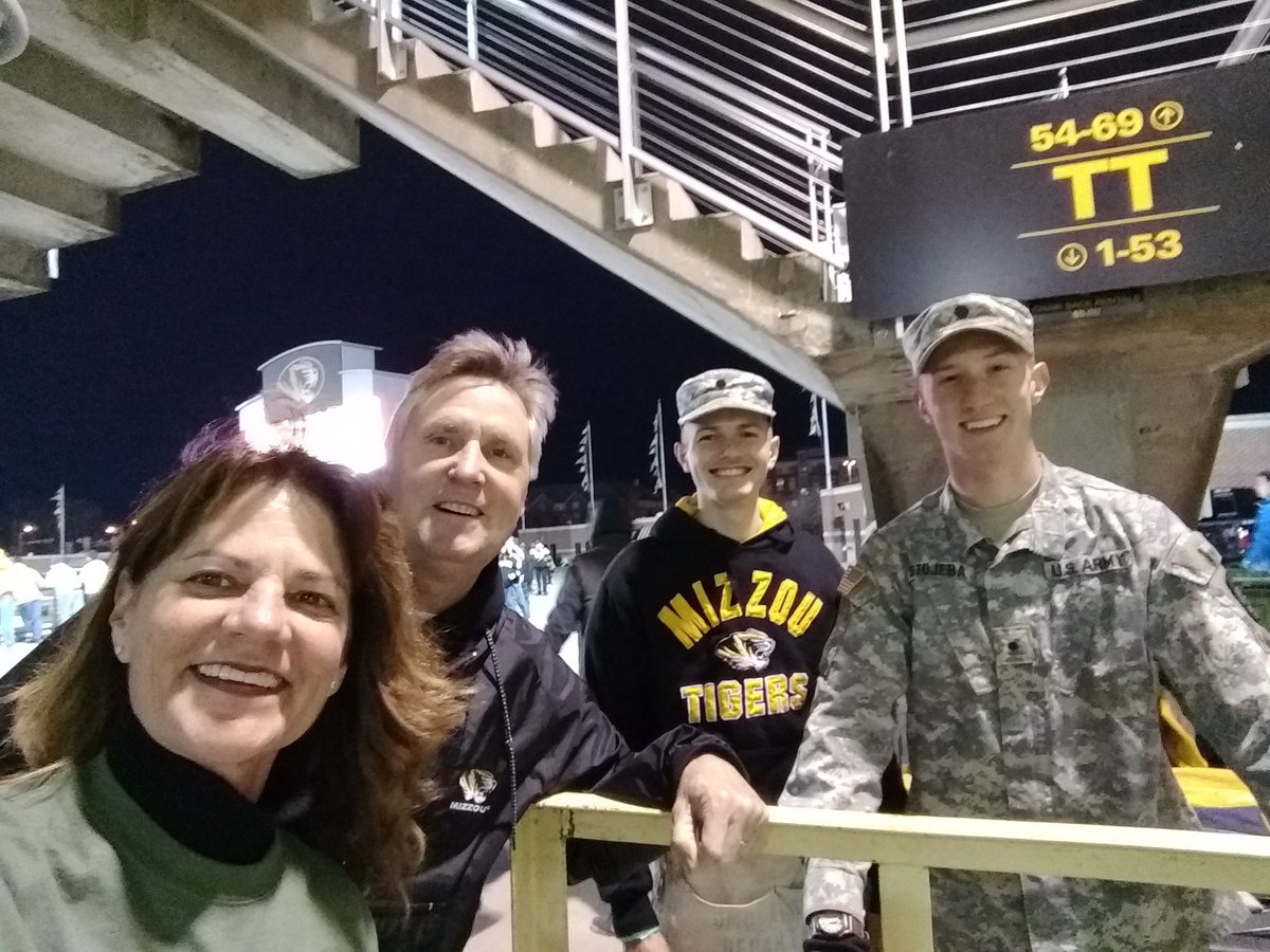 DebStojeba's tweet image. #ShowMe