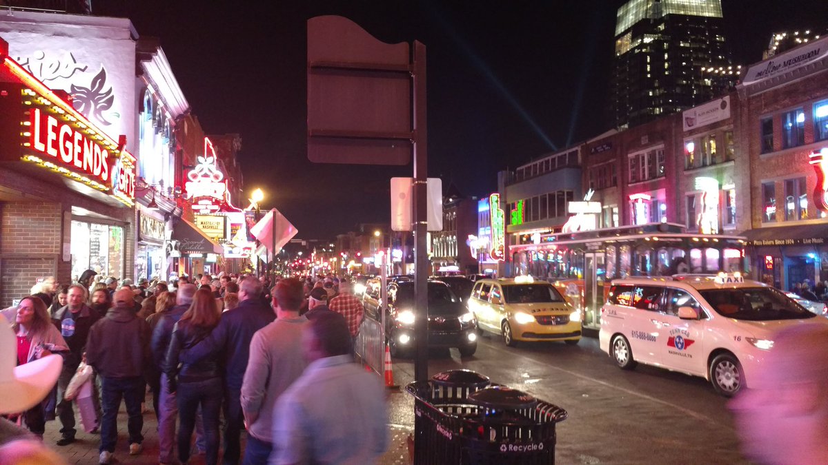 lisadriley's tweet photo. Oohhh Nashville, how I've missed you! #favcity https://t.co/jeXknVdwCX