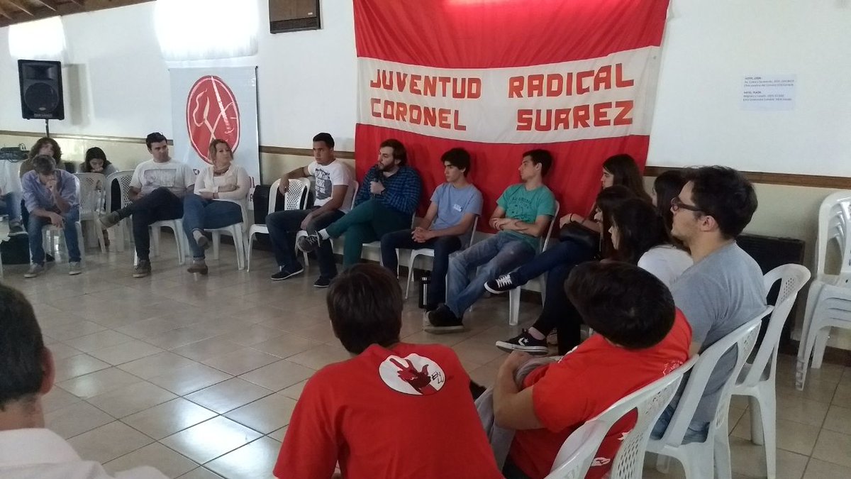 jrsextaseccion's tweet photo. Gran Encuentro de la Juventud Radical Seccional @SextaJr en Coronel Suárez. Seguimos apostando a un Radicalismo juvenil!!! #HayRadicales #HayEquipo https://t.co/71ZasmVMzl