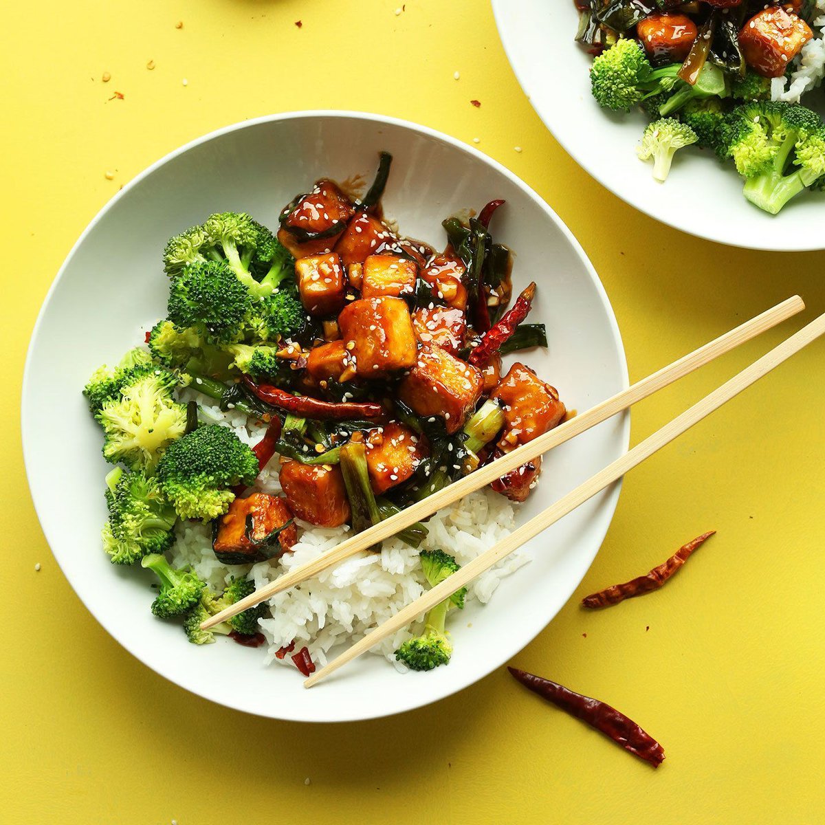 SKIP takeout tonight and dine in with a healthier 30-minute General Tso's Tofu Stir Fry! --> mnbkr.com/2zkP61K #vegan