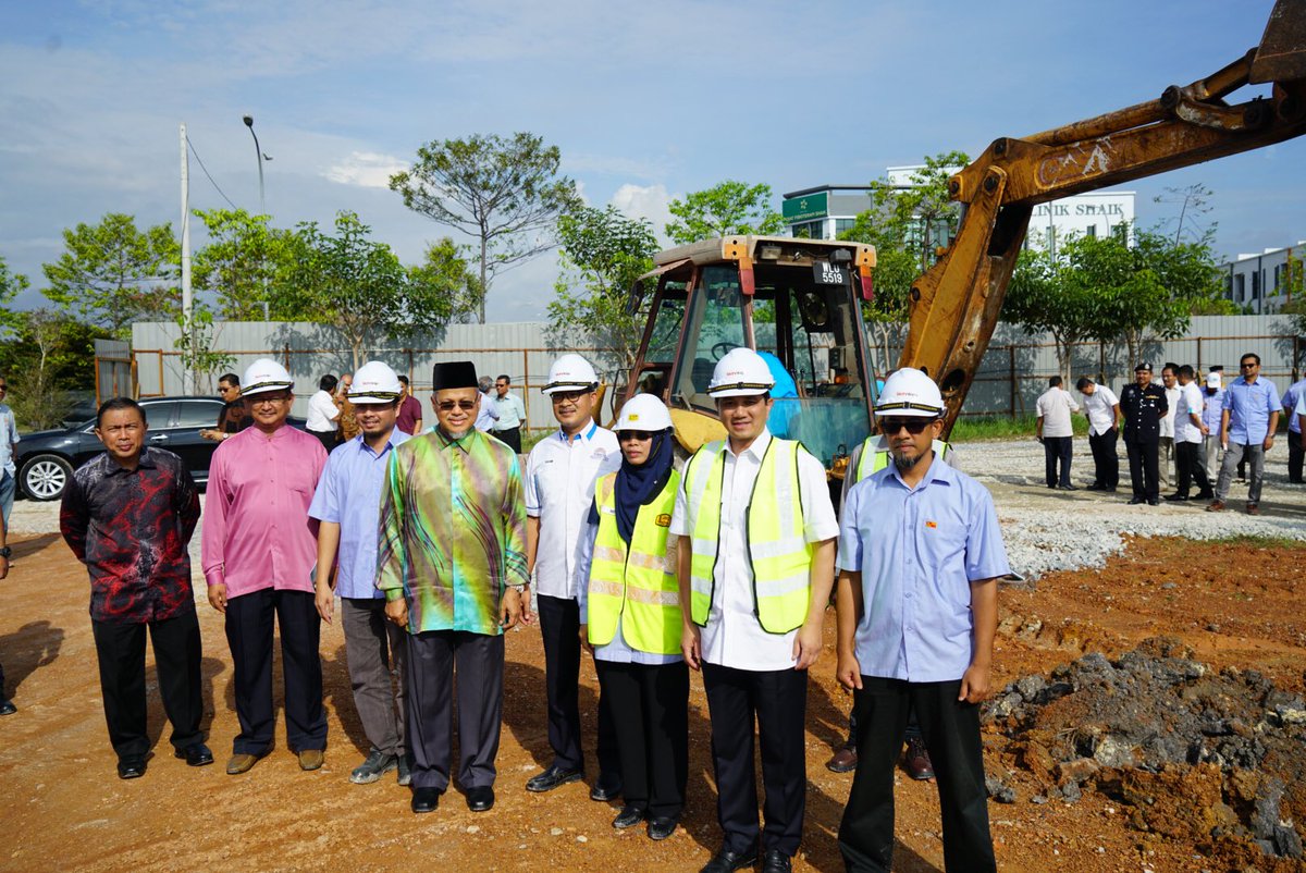 Mohamed Azmin Ali On Twitter Syukur Dapat Bersama Warga Kariah Menyempurnakan Majlis Pecah Tanah Pembangunan Masjid Kota Kemuning Fastabiqulkhairat Https T Co Chod7ntkyv