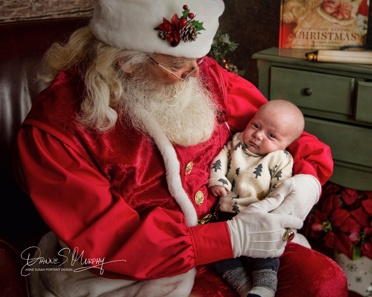 jacko726's tweet image. Santa with baby's first christmas