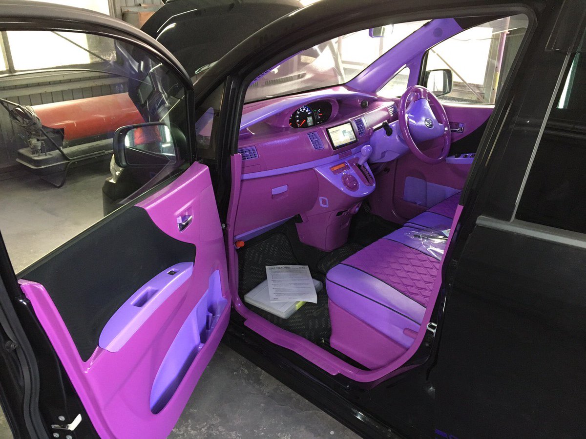 ゆーとん Sur Twitter ムーヴリメイクから帰ってきました 今回のリメイク内容 内装全塗り シートカバー シートベルト巻き替え 天井張替え フロアマット っていう感じです いやーなかなか派手にな帰ってきた ﾟ艸ﾟ ﾌﾟｯ まぁ来年から頑張ってイベント