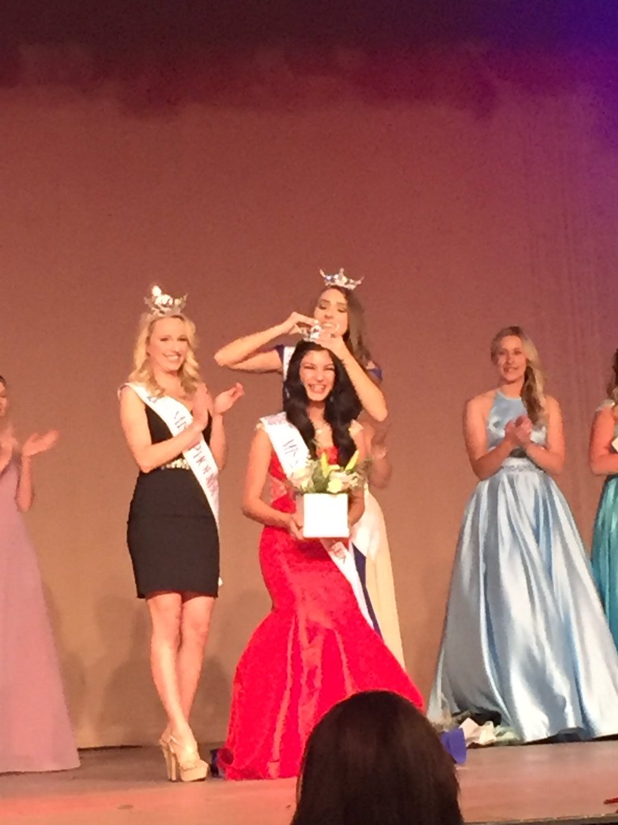 missphoenixot's tweet photo. Meet your new @missphoenixot Tiffany Ticlo!! ❤️ and @scottsdalesteen 😍 So excited for this gal to have a wonderful year with #TeamSPMC https://t.co/Xj0iN6Vwuv