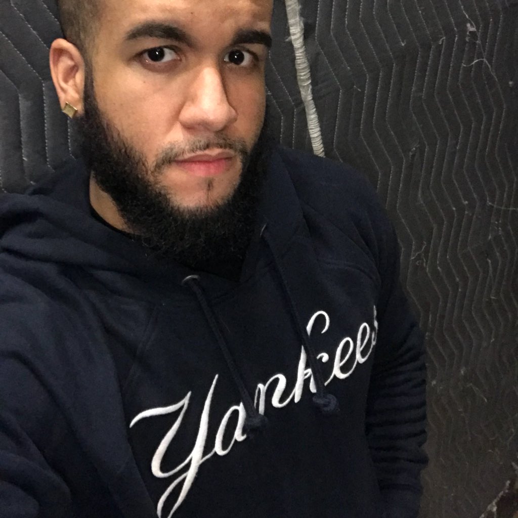 Charliefit301's tweet photo. #NewProfilePic https://t.co/wiuwtIcttg