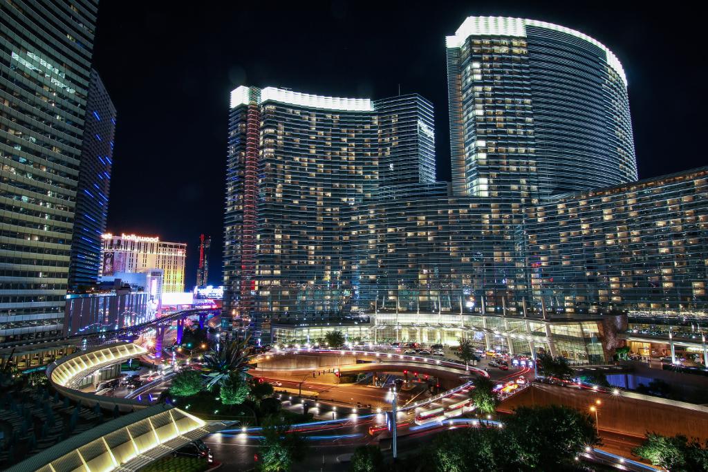VdaraLV's tweet photo. RT if Vegas is in your future. https://t.co/g5PKKOtWeK