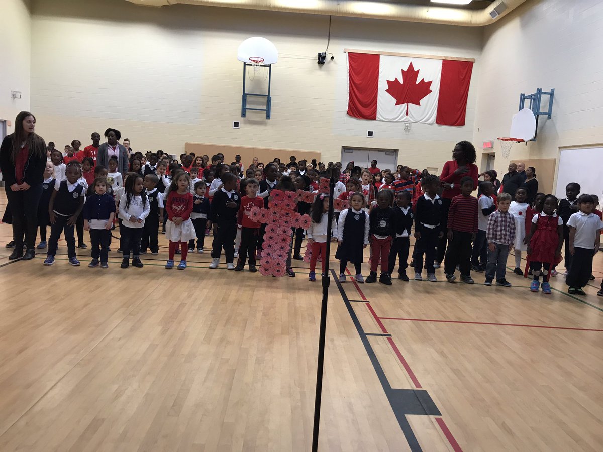 ginagkozak1's tweet photo. Merci à Major Bernatchez et Capitaine Houde de votre participation à la cérémonie du jour du Souvenir et vos visites dans les classes. Votre courage et dévouement sont remarquables. Vous êtes nos héros! @SnctEcole @cscmonavenir #jourdusouvenir https://t.co/e95Js6uZlj